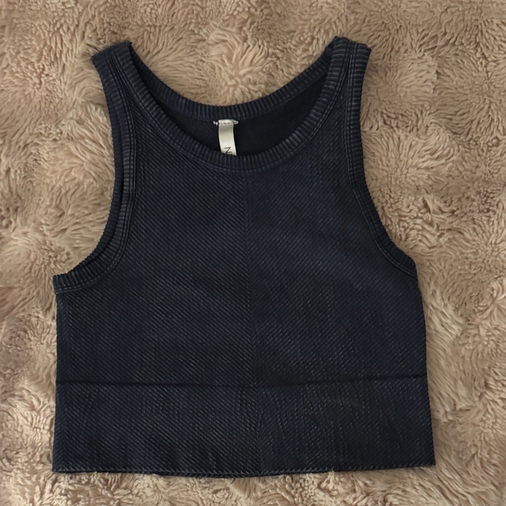 cropped tank top
